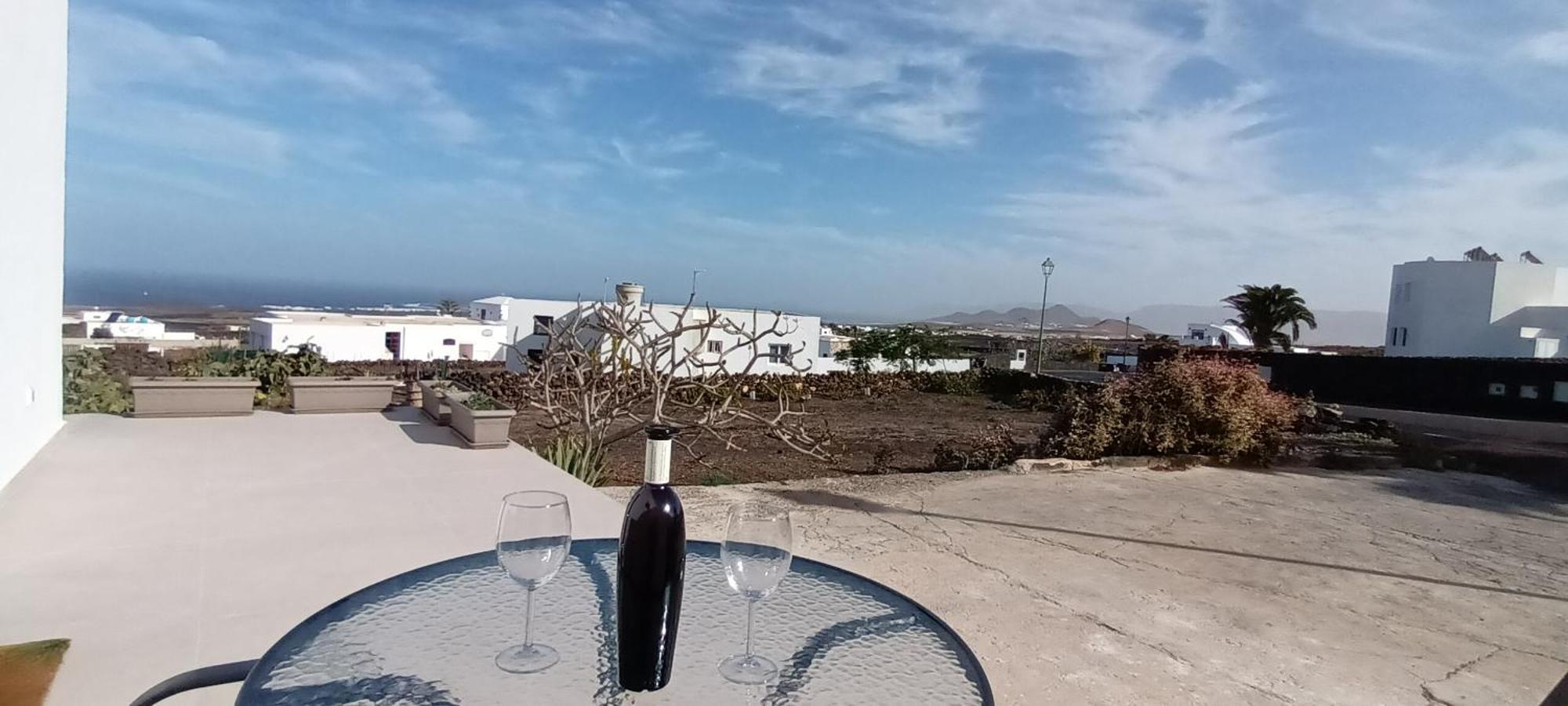 Apartamentos Falcon Tinajo Luaran gambar