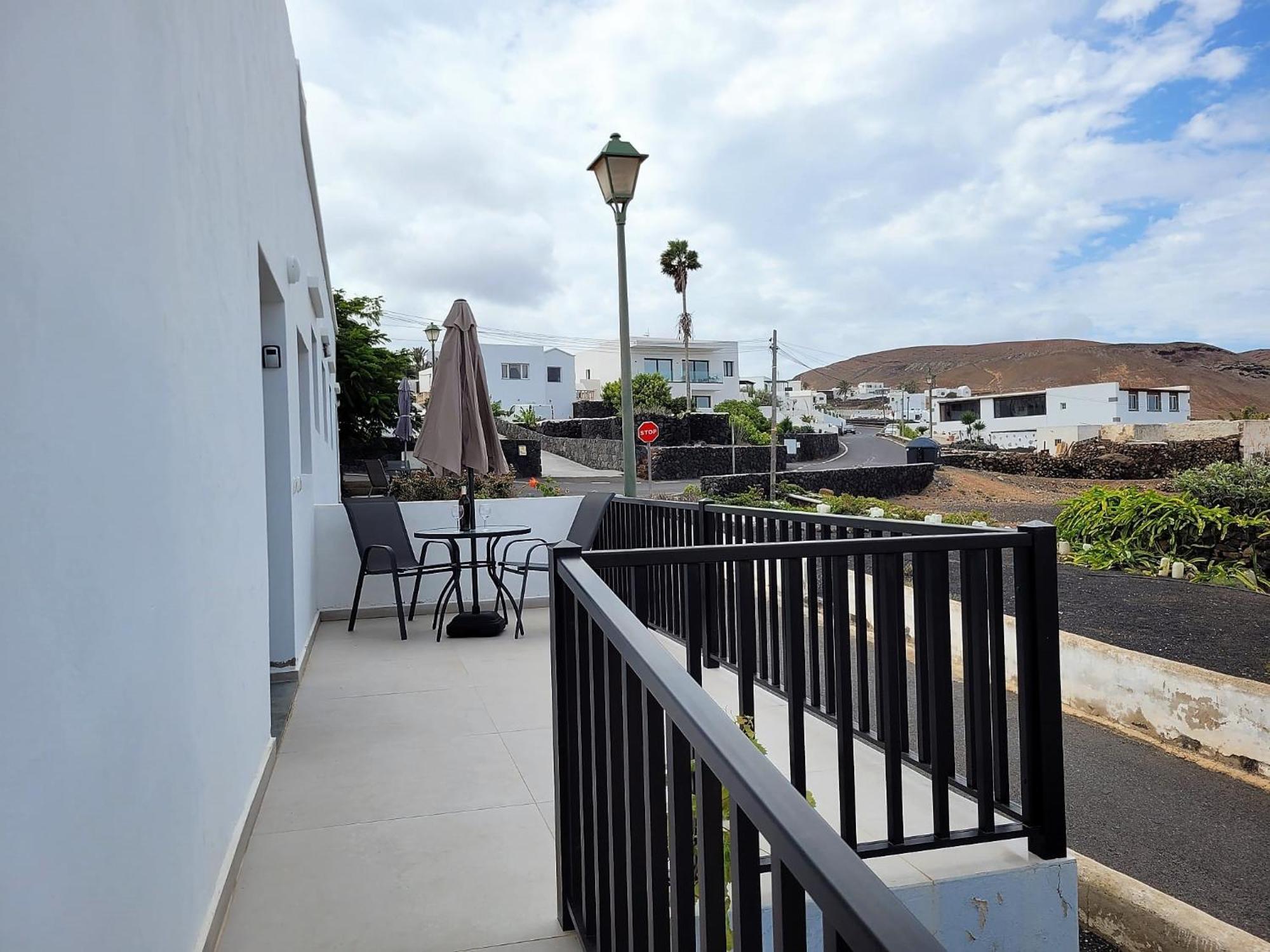 Apartamentos Falcon Tinajo Luaran gambar